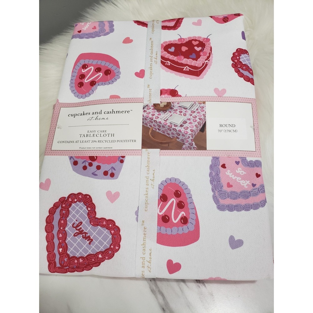 Cupcakes & Cashmere Valentine Hearts Tablecloth 70" Round Cakes Bakery Sweets